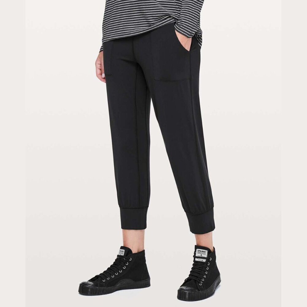 Lululemon Align High-Rise Jogger Crop 23" Black, size 4